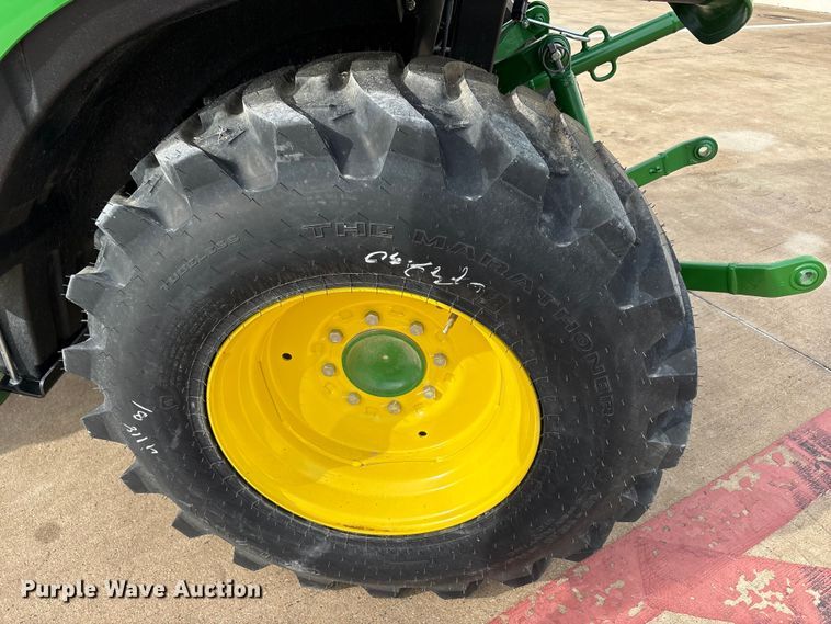 image for item EU0462 2023 John Deere 3039R tractor