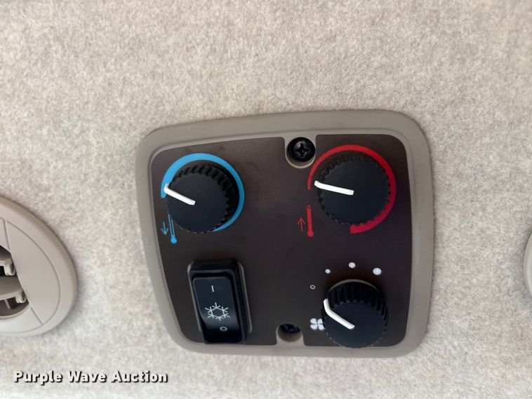 image for item EU0463 2024 John Deere 4066R tractor