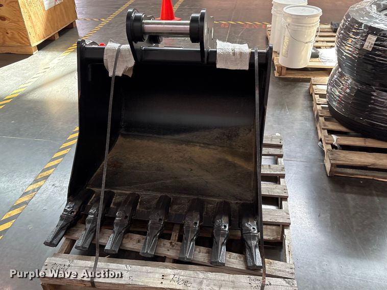 image for item EU0465 Kubota Wbk7419 excavator bucket