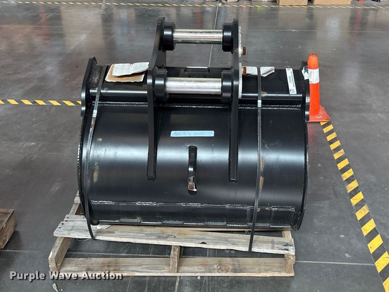 image for item EU0465 Kubota Wbk7419 excavator bucket