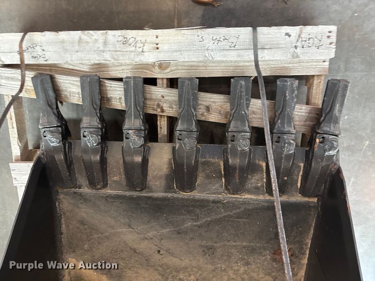 image for item EU0465 Kubota Wbk7419 excavator bucket