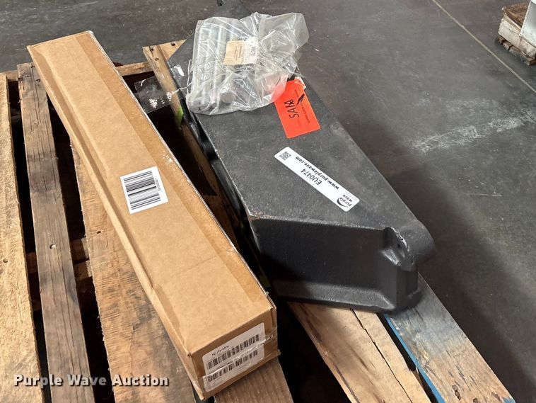 image for item EU0474 M series tractor weight bracket