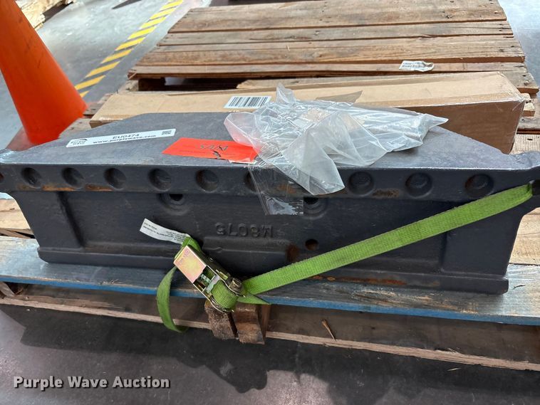 image for item EU0474 M series tractor weight bracket