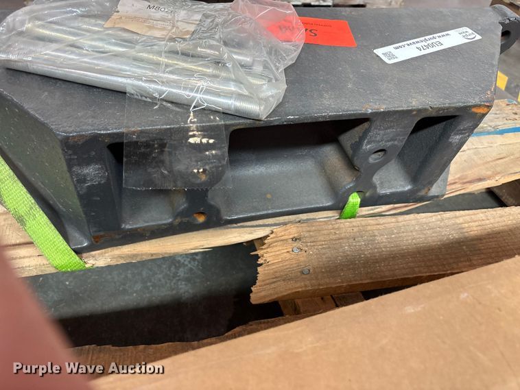 image for item EU0474 M series tractor weight bracket