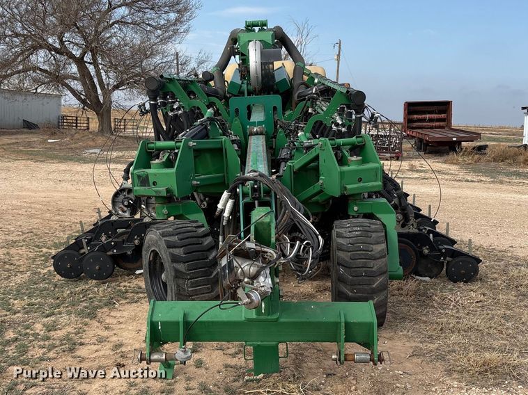 image for item EU4988 2011 Great Plains YP1625A-32TR twin row planter