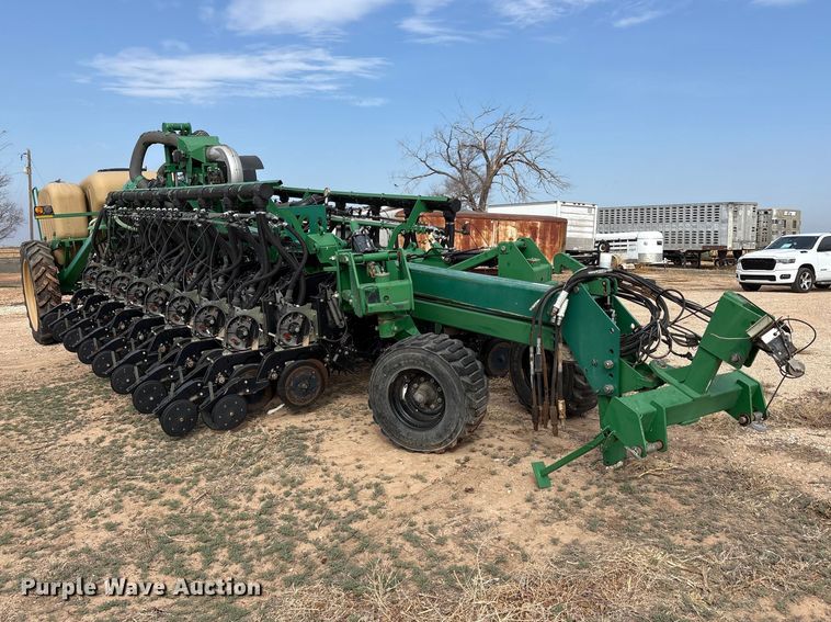 image for item EU4988 2011 Great Plains YP1625A-32TR twin row planter