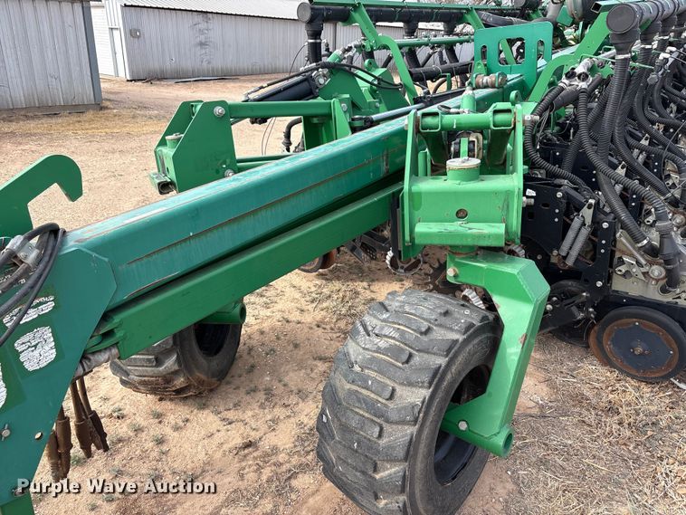 image for item EU4988 2011 Great Plains YP1625A-32TR twin row planter