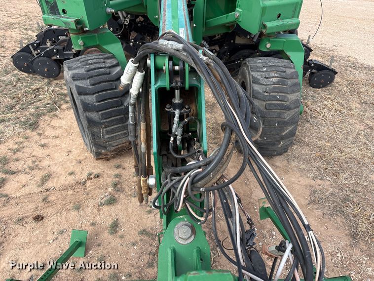 image for item EU4988 2011 Great Plains YP1625A-32TR twin row planter