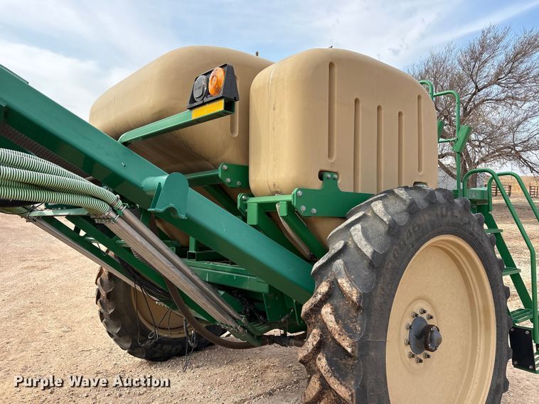 image for item EU4988 2011 Great Plains YP1625A-32TR twin row planter