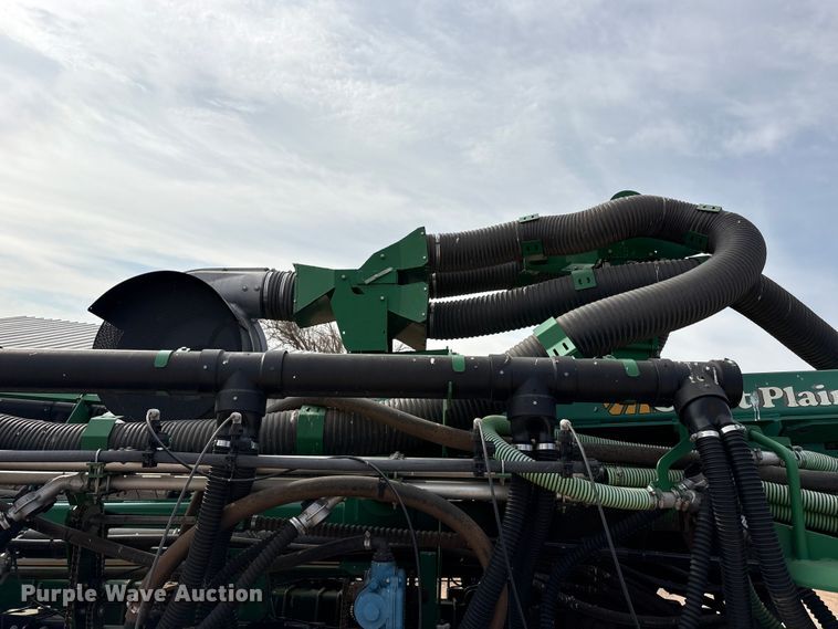 image for item EU4988 2011 Great Plains YP1625A-32TR twin row planter