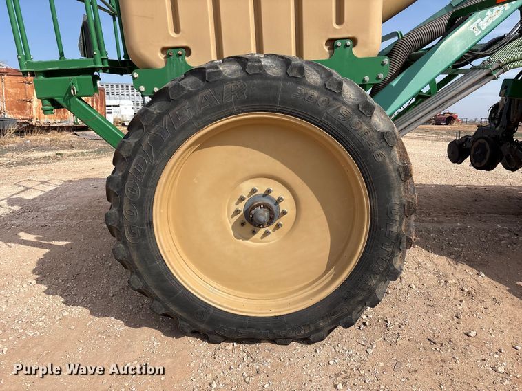 image for item EU4988 2011 Great Plains YP1625A-32TR twin row planter