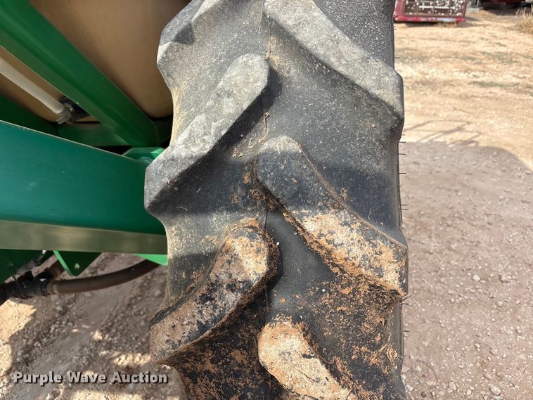 image for item EU4988 2011 Great Plains YP1625A-32TR twin row planter