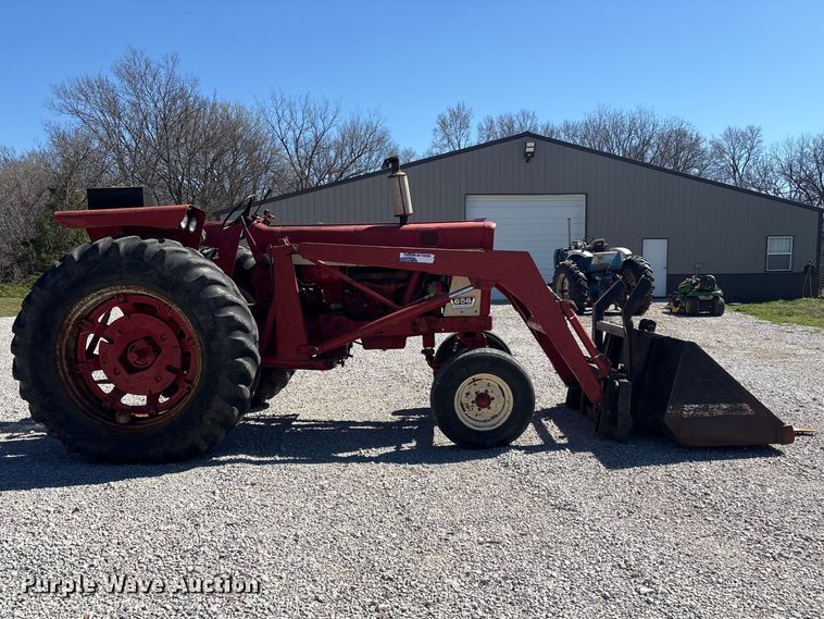 image for item EV2841 1967 International 656 tractor