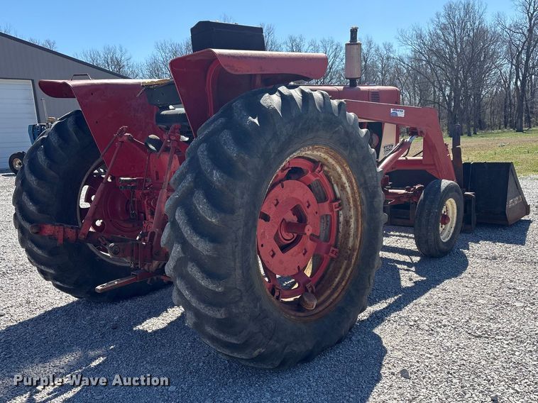 image for item EV2841 1967 International 656 tractor