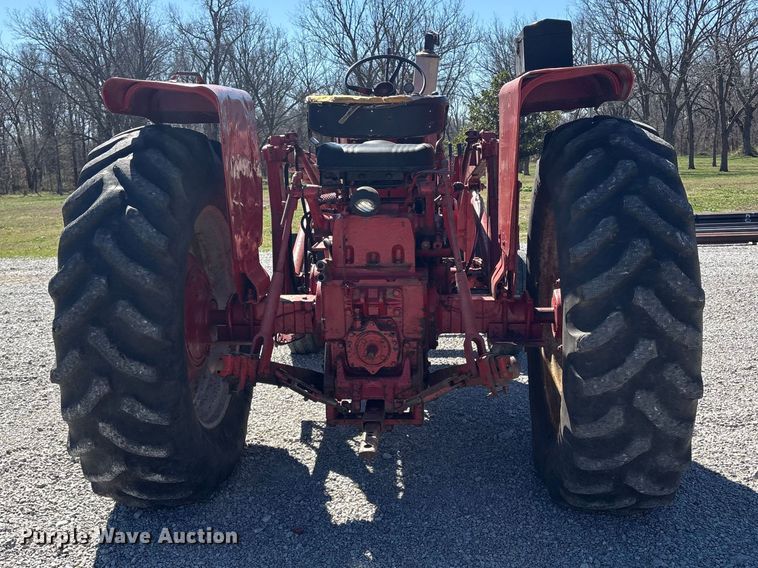 image for item EV2841 1967 International 656 tractor