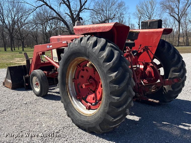 image for item EV2841 1967 International 656 tractor