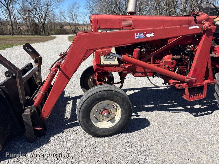 image for item EV2841 1967 International 656 tractor