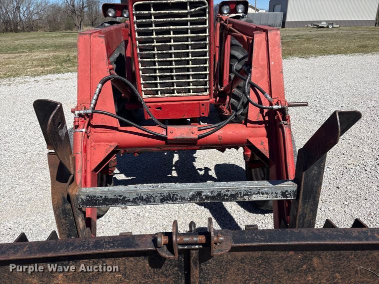 image for item EV2841 1967 International 656 tractor