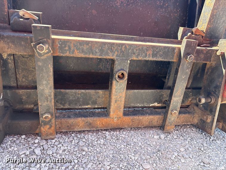 image for item EV2841 1967 International 656 tractor