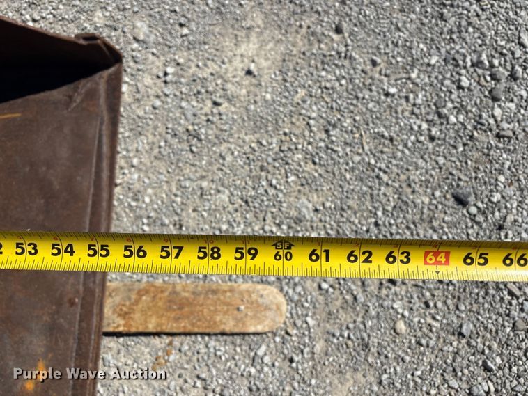 image for item EV2841 1967 International 656 tractor