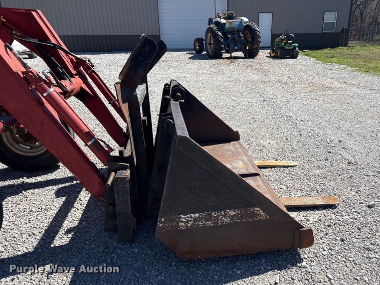 image for item EV2841 1967 International 656 tractor