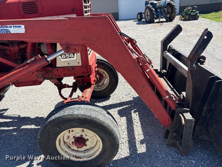 image for item EV2841 1967 International 656 tractor