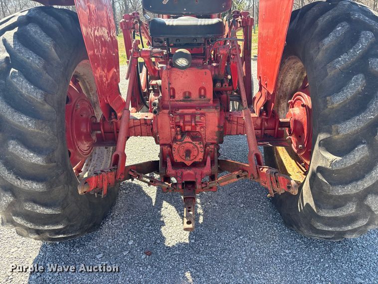 image for item EV2841 1967 International 656 tractor