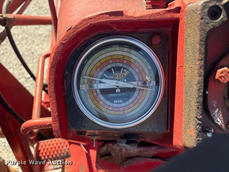 image for item EV2841 1967 International 656 tractor