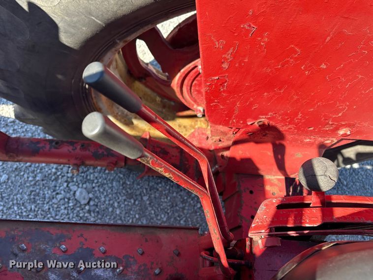 image for item EV2841 1967 International 656 tractor