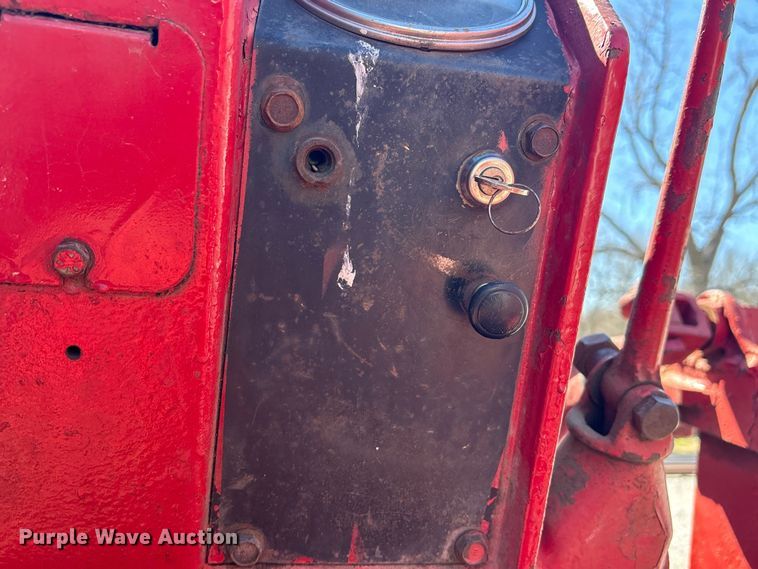 image for item EV2841 1967 International 656 tractor