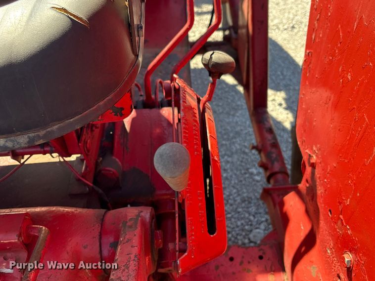 image for item EV2841 1967 International 656 tractor