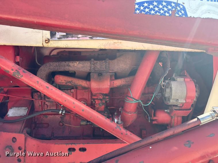 image for item EV2841 1967 International 656 tractor