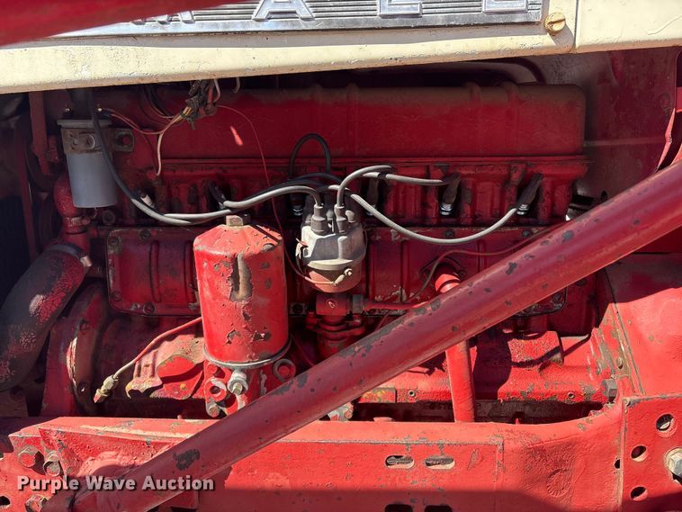 image for item EV2841 1967 International 656 tractor