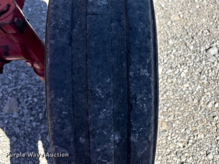 image for item EV2841 1967 International 656 tractor