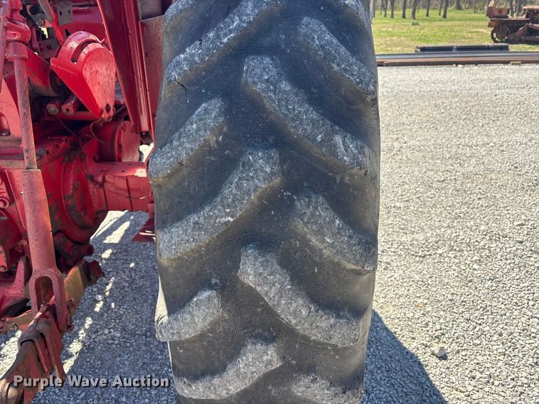 image for item EV2841 1967 International 656 tractor