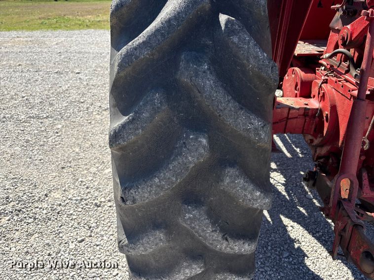 image for item EV2841 1967 International 656 tractor