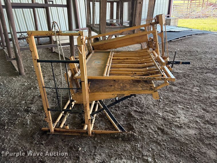 image for item EV2877 For-Most livestock chute