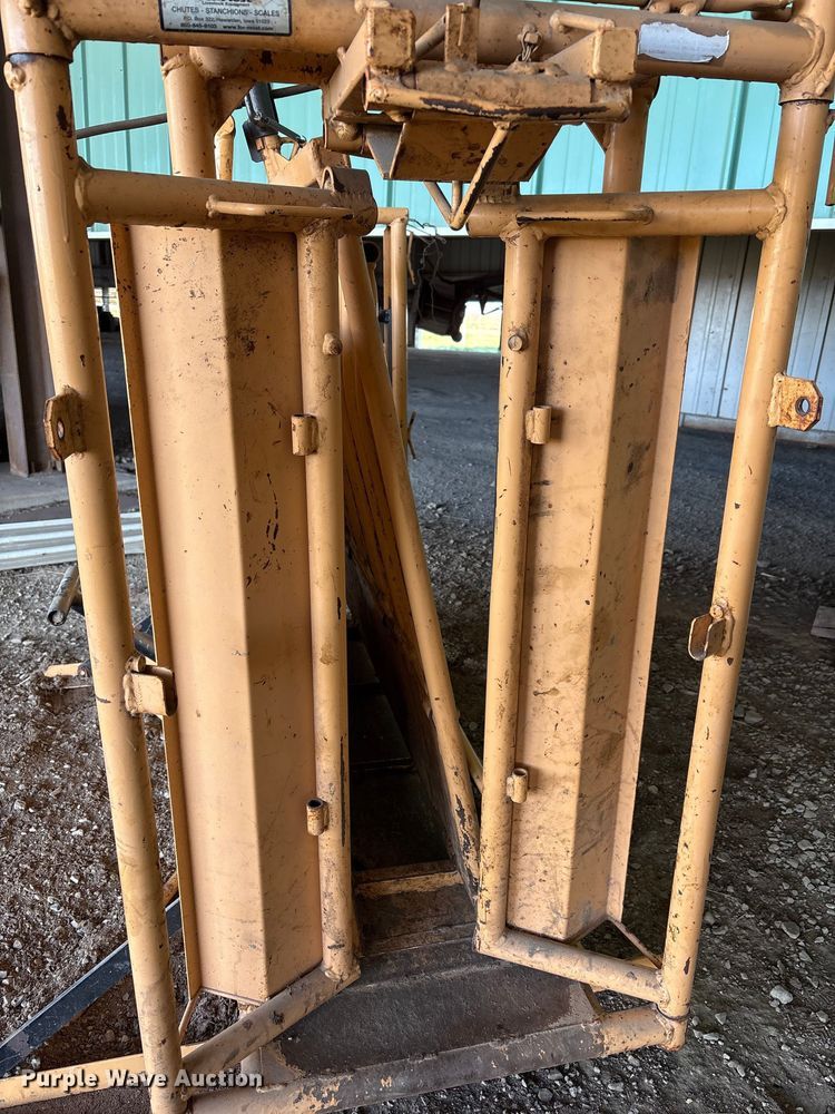 image for item EV2877 For-Most livestock chute