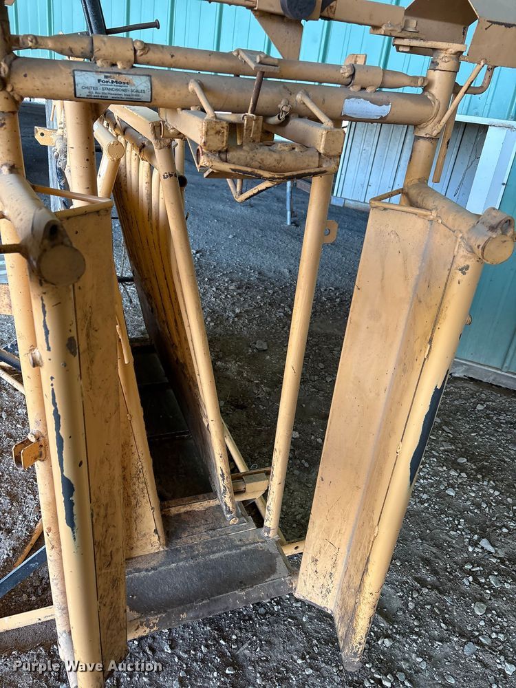 image for item EV2877 For-Most livestock chute