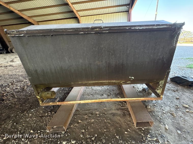 image for item EV2878 Livestock feeder