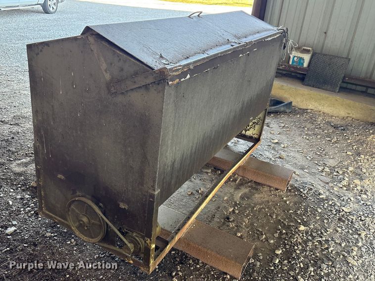 image for item EV2878 Livestock feeder