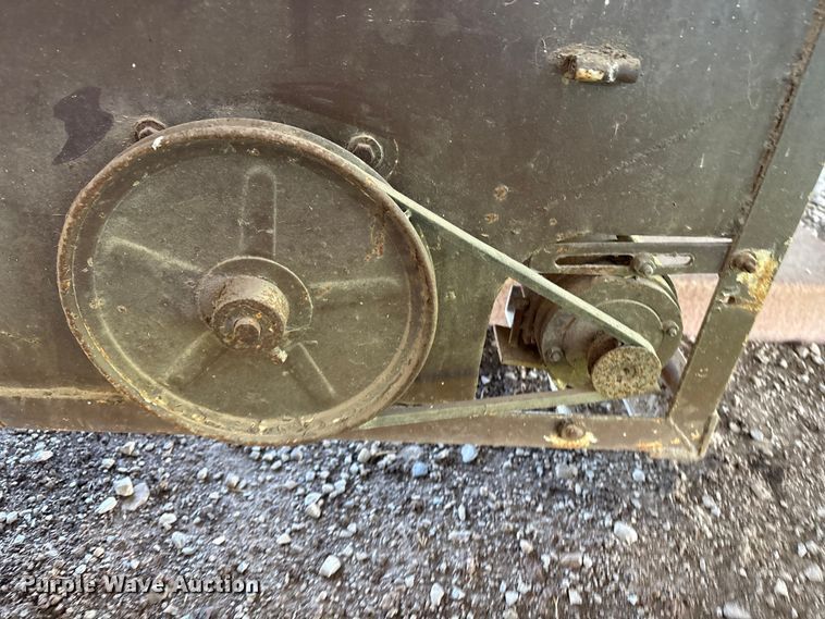 image for item EV2878 Livestock feeder