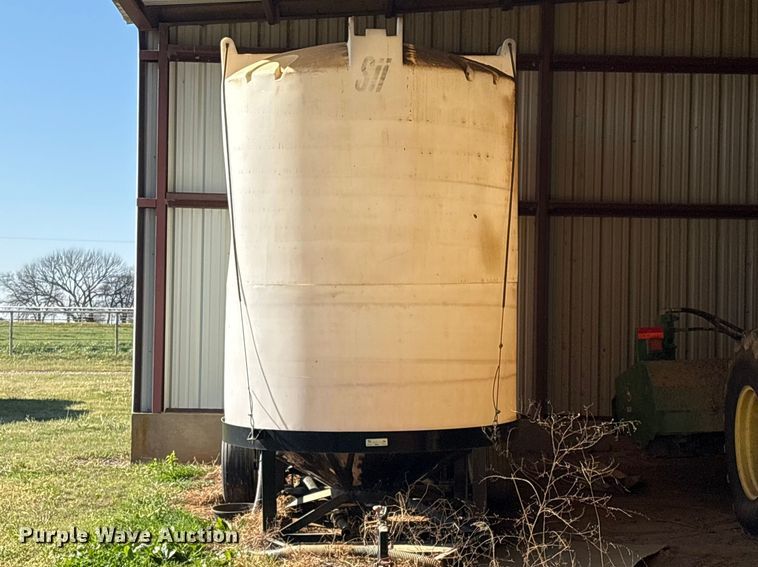 image for item EV2879 2018 Behnke nurse tank trailer