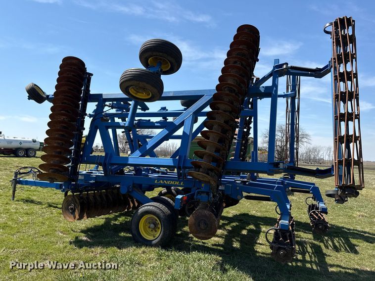 image for item EV7647 Landoll 7431 VT Plus vertical tillage