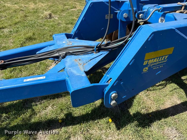 image for item EV7647 Landoll 7431 VT Plus vertical tillage