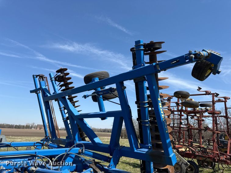 image for item EV7647 Landoll 7431 VT Plus vertical tillage