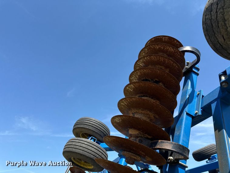 image for item EV7647 Landoll 7431 VT Plus vertical tillage