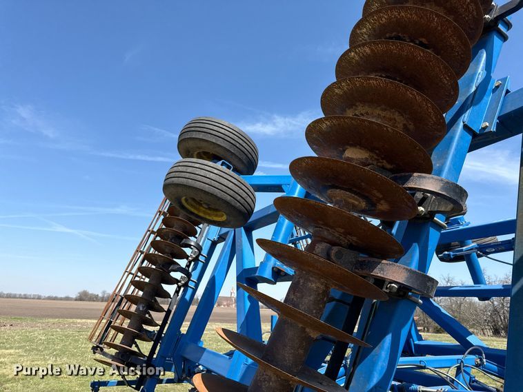 image for item EV7647 Landoll 7431 VT Plus vertical tillage