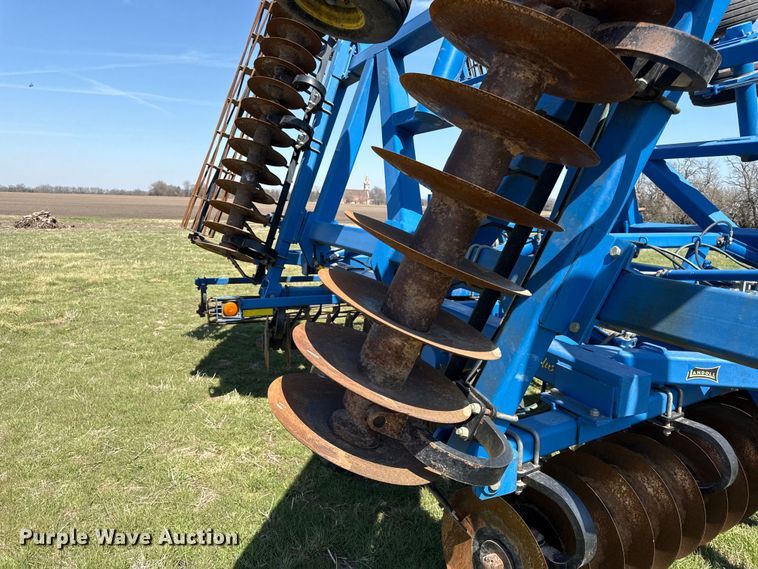 image for item EV7647 Landoll 7431 VT Plus vertical tillage