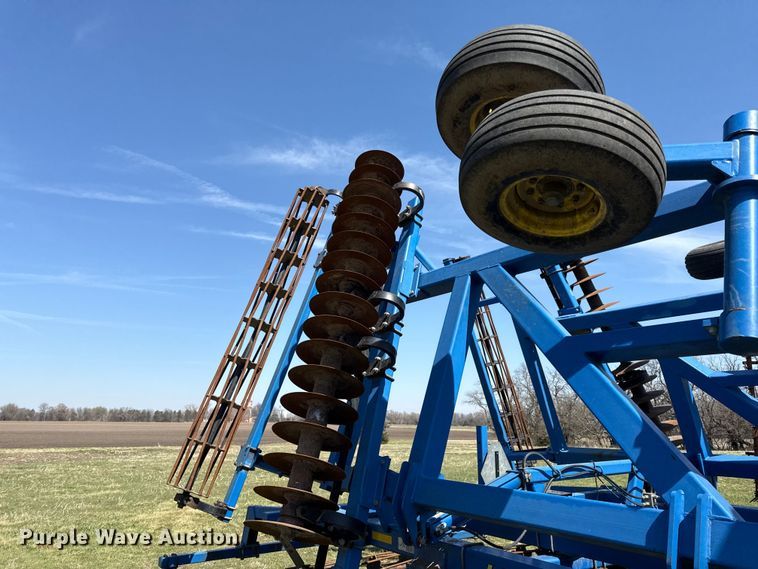 image for item EV7647 Landoll 7431 VT Plus vertical tillage